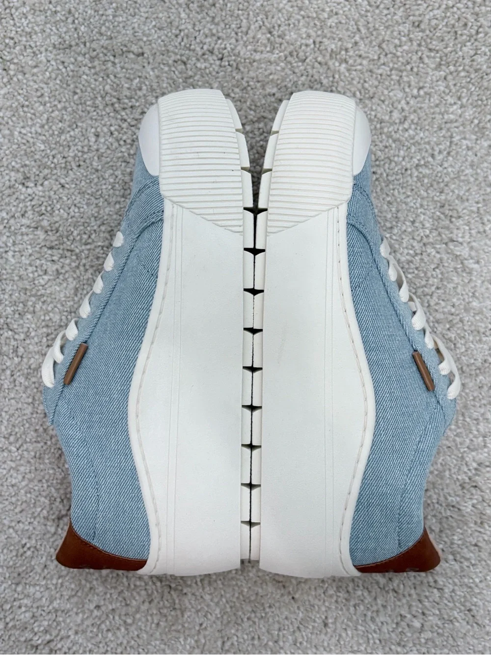 BRAND NEW Wrangler Light Blue Canvas Low-Top Sneakers with Cream Laces